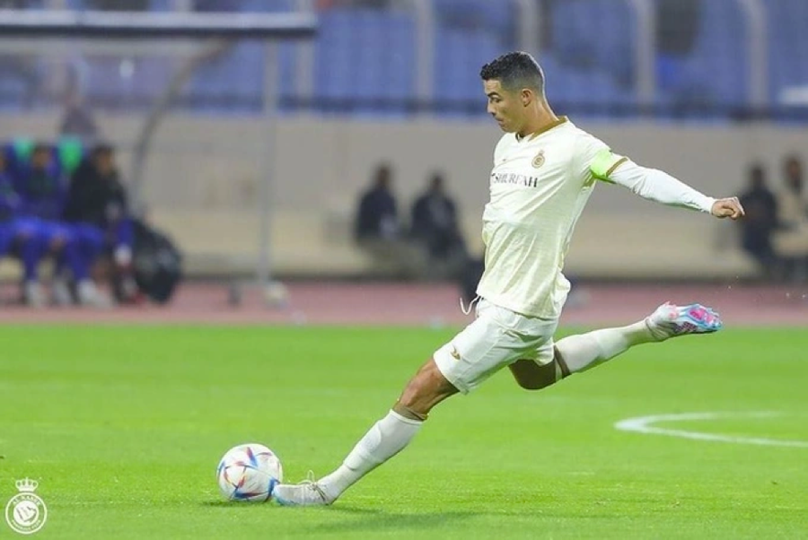 Ronaldo cũng đang toả sáng trong màu áo đội bóng Ả rập Xê-út. Ronaldo cũng đang toả sáng trong màu áo đội bóng Ả rập Xê-út.