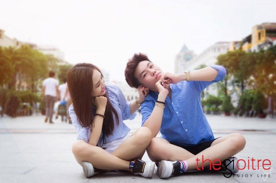 Cô nàng cho biết thêm, ấn tượng đầu tiên khi gặp Minh một chàng trai công tử, đẹp trai và rất hiền lành. Cặp đôi đến với nhau khá suôn sẻ, thậm chí Thanh Thanh còn khiêm tốn nói rằng: “Bạn bè và gia đình biết mình có bạn trai nên đã vui mừng khôn xiết. Ba mẹ sợ mình bị ế nữa đó chứ!”.