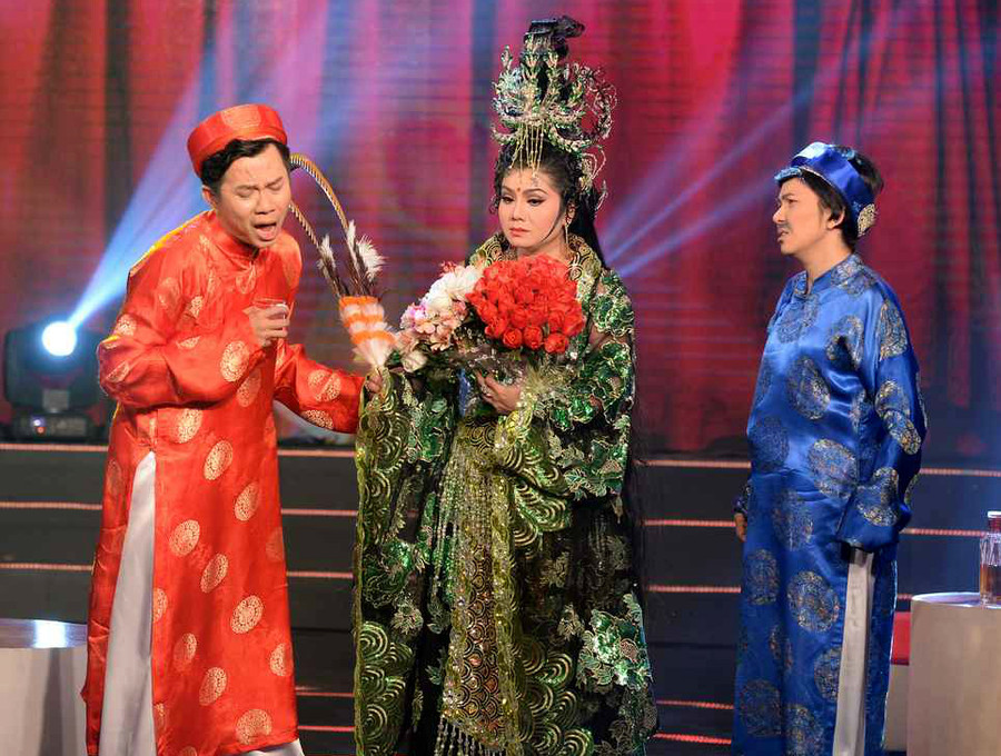 Thụy Mười say rượu, sàm sỡ Tú Sương trong tiểu phẩm hài ảnh 4