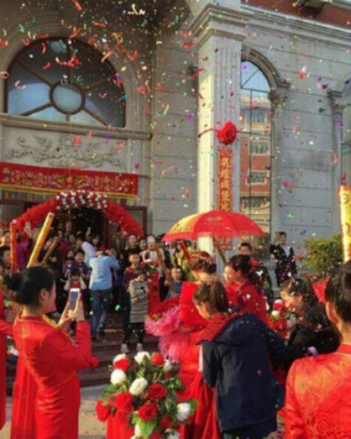 Thực hư đám cưới trăm tỷ, tặng hồi môn máy bay hình ảnh 3 thuc hu dam cuoi tram ty, tang hoi mon may bay hinh anh 3