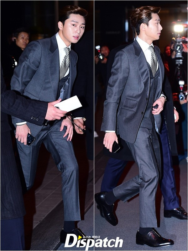 Park Seo Joon bảnh bao với vest sáng màu.