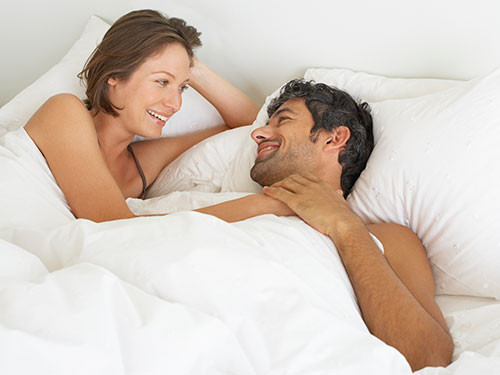 Để hấp dẫn đàn ông, hãy làm cho anh ta cảm thấy khó khăn trong việc có được bạn. Điều này nghe có vẻ giống như lời khuyên cho một mối quan hệ lâu dài. Nhưng thực tế phụ nữ hay hiểu lầm về việc làm thế nào để anh chàng kia cảm thấy khó khăn trong việc chinh phục bạn.