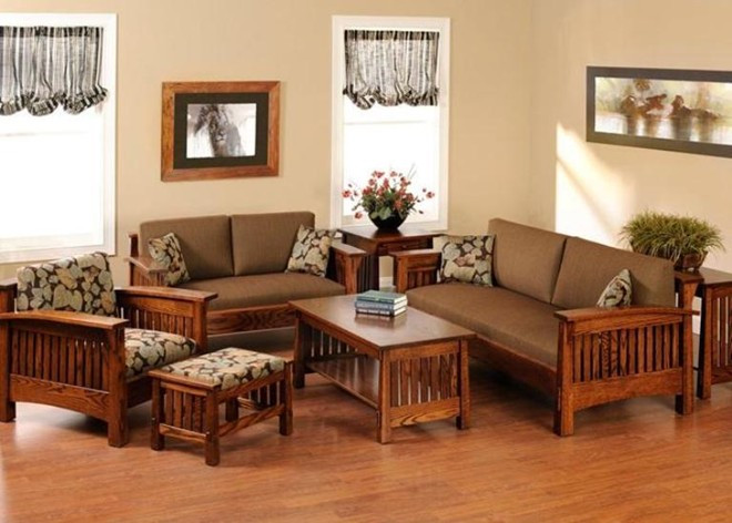 Làm mới đồ bằng gỗ: Với sàn nhà hay phòng bằng gỗ, bạn dùng nước muối lau lên bề mặt sẽ giúp tăng độ bền và chống bị mục cực hiệu quả. Các đồ đạc khác, bạn nhỏ sáp lên và dùng khăn mềm lau sạch bề mặt, nếu có vết nứt trên đồ đạc bằng gỗ, bạn đổ một ít dầu cá lên chỗ có vết nứt, sau một ngày một đêm lau sạch bằng khăn ướt, vết nứt sẽ không còn. Tuyệt chiêu dọn dẹp nhà cửa trước Tết