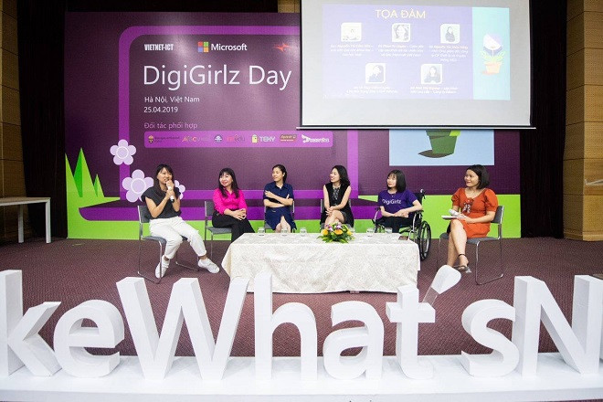 Tọa đàm trong khuôn khổ “DigiGirlz Day”.