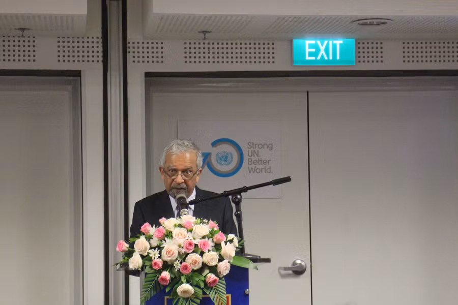 Ông Kamal Malhotra (Điều phối viên thường trú Liên Hợp Quốc tại Việt Nam) nhấn mạnh vấn đề trẻ em dân tộc thiểu số, đặc biệt là trẻ em gái, gặp hạn chế về khả năng tiếp cận GD. (ảnh Thanh Tuấn) Ông Kamal Malhotra (Điều phối viên thường trú Liên Hợp Quốc tại Việt Nam) nhấn mạnh vấn đề trẻ em dân tộc thiểu số, đặc biệt là trẻ em gái, gặp hạn chế về khả năng tiếp cận GD. (ảnh Thanh Tuấn)