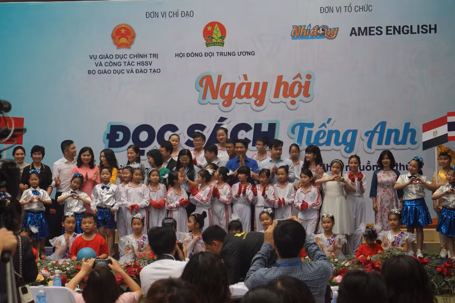 “Ngày hội đọc sách tiếng Anh” nằm trong chuỗi các hoạt động tiếng Anh năm 2019 dành cho HS tiểu học. (ảnh: Thanh Tuấn). ​