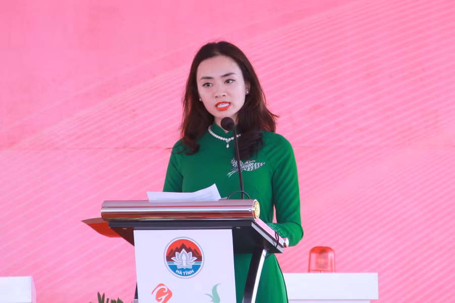 Bà Phạm Thuỳ Linh - Tổng Giám đốc Công ty VinES