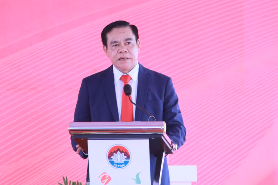 Ông Võ Trọng Hải - Chủ tịch UBND tỉnh Hà Tĩnh phát biểu tại lễ động thổ.