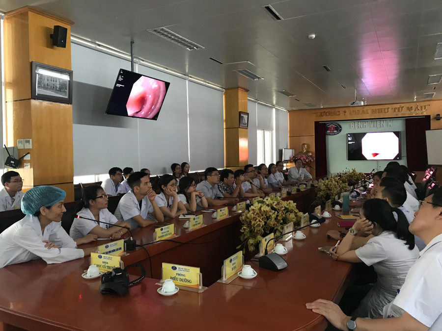 Toàn cảnh chương trình Truyền hình trực tuyến “Cắt hớt niêm mạc dạ dày trong điều trị ung thư dạ dày sớm ESD” Toàn cảnh chương trình Truyền hình trực tuyến “Cắt hớt niêm mạc dạ dày trong điều trị ung thư dạ dày sớm ESD”