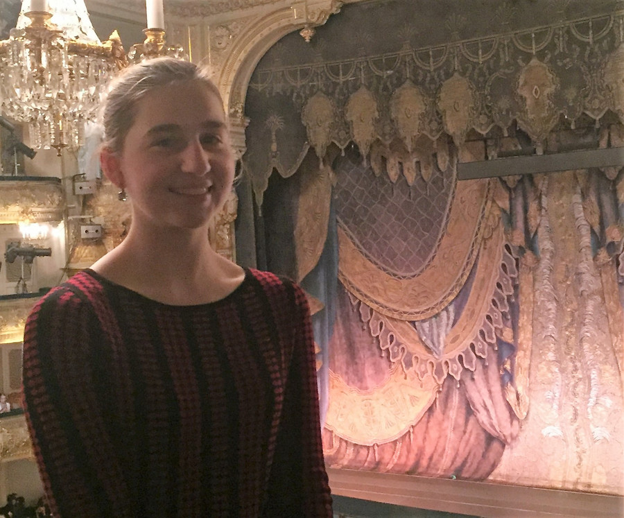 Serena Clapp-Clark vừa học xong năm thứ ba tại Đại học Mount Holyoke