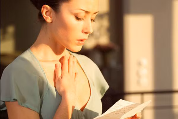 Tự đày đọa bản thân vì vô tình phát hiện nhật ký ngoại tình" của chồng quá cố ảnh 1