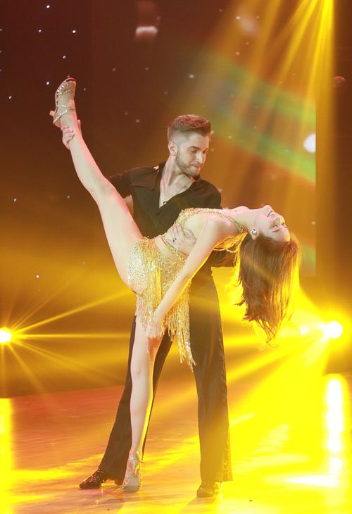 Ngọc Trinh nhảy múa khoe body  ngoc trinh nhay mua khoe body