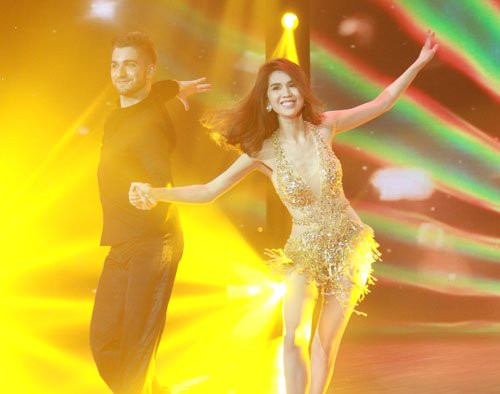 Ngọc Trinh nhảy múa khoe body  ngoc trinh nhay mua khoe body