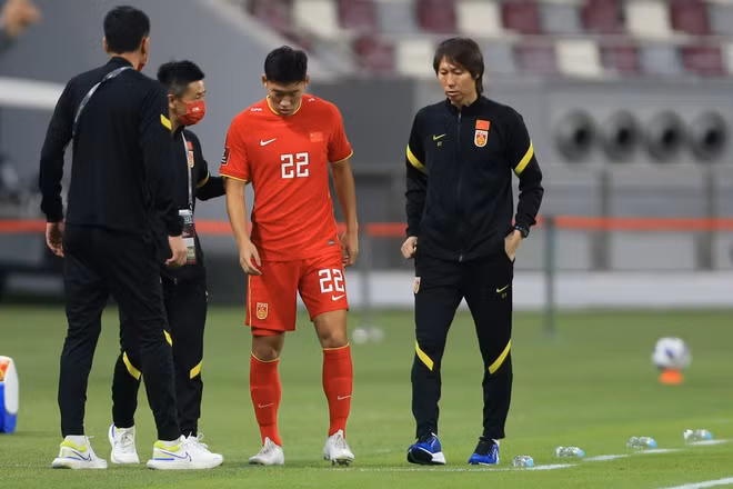 Đoàn quân của Li Tie được đãi ngộ lớn nhưng cũng gặp sức ép lớn trước trận gặp tuyển Việt Nam.