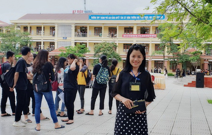 Cô Nguyễn Thị Thu Hà - Giảng viên Trường ĐH Kỹ thuật Công nghiệp làm nhiệm vụ coi thi tại tỉnh Cao Bằng Cô Nguyễn Thị Thu Hà - Giảng viên Trường ĐH Kỹ thuật Công nghiệp làm nhiệm vụ coi thi tại tỉnh Cao Bằng