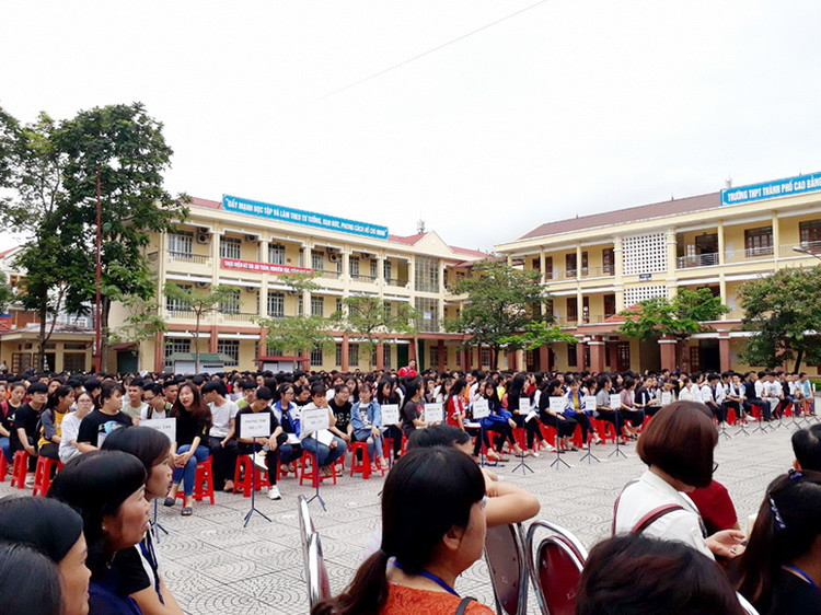 Khai mạc kỳ thi THPT quốc gia năm 2019 tại điểm trường THPT Thành phố Cao Bằng Khai mạc kỳ thi THPT quốc gia năm 2019 tại điểm trường THPT Thành phố Cao Bằng