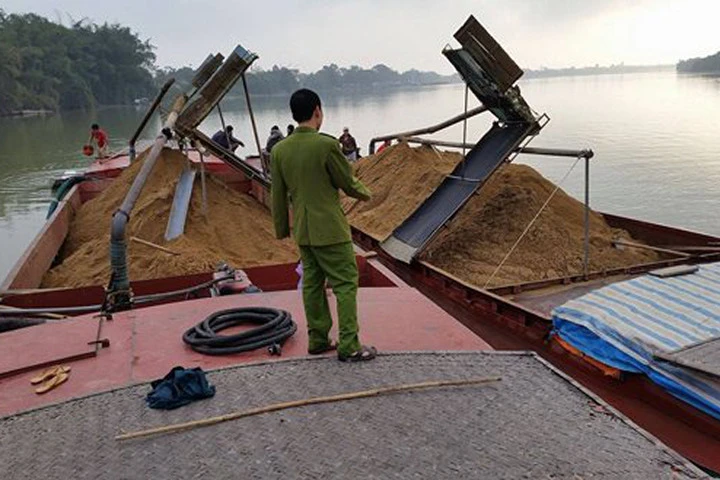 Trung tá cảnh sát hy sinh khi đang truy bắt “cát tặc“