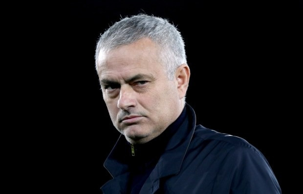 Chiến lược gia Jose Mourinho muốn quay về giải cứu Man Utd.