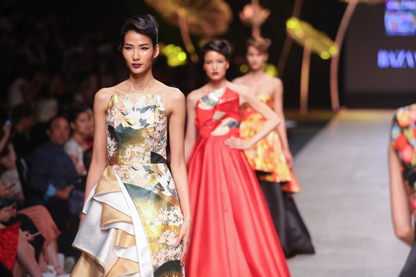 mau-victorias-secret-dien-thoi-trang-cho-nha-thiet-ke-viet-10