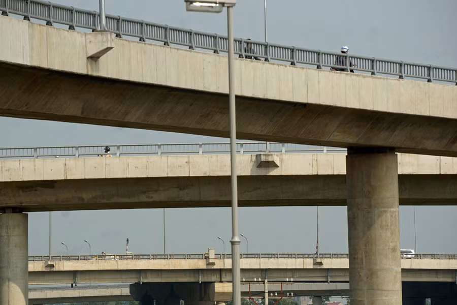 Đến nay sau nửa năm đi vào hoạt động (từ tháng 10/2015) nút giao hoàn chỉnh hình hoa thị cầu Thanh Trì - QL5 đã tháo gỡ ách tắc khá triệt để ở vị trí quan trọng này và tạo ra cảnh quan đẹp mắt, hiện đại.