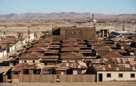 Bắt đầu hình thành từ cuối thế kỷ 19, nhân công đổ về hai thị trấn này để khai thác “vàng trắng”. Hoạt động khai thác này đã từng làm thay đổi diện mạo nền nông nghiệp của cả nước Mỹ và Châu Âu.