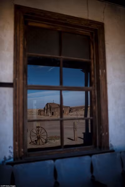 Sau những trận động đất và hành vi phá hoại của một số khách tham quan, thị trấn Humberstone và Santa Laura hiện đang nằm trong danh sách những Di sản Thế giới bị Đe dọa.