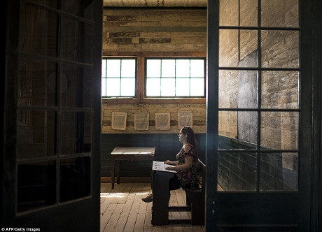 Một phòng học bị bỏ hoang.