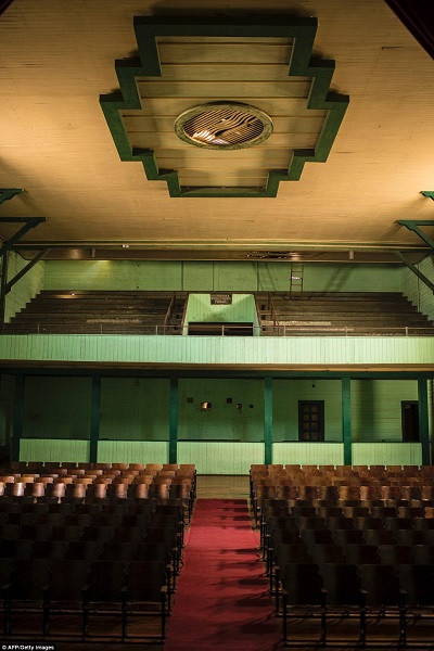 Đã từng có thời, hai thị trấn Humberstone và Santa Laura phát triển sôi động, người ta đã xây dựng cả nhà hát để phục vụ đời sống công nhân.