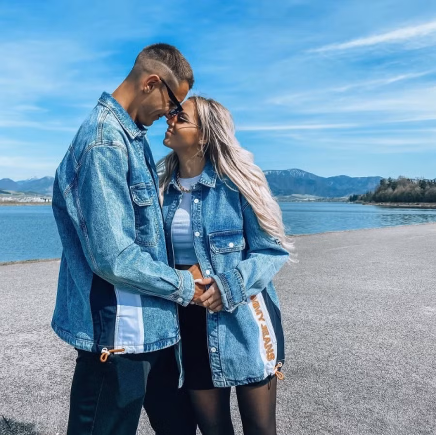 Thêm nàng WAG vô cùng nóng bỏng gia nhập Arsenal ảnh 1