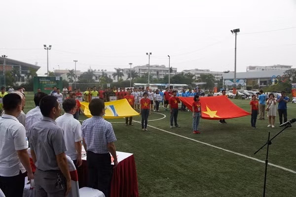Lễ Chào cờ trước khi giải đấu chính thức diễn ra