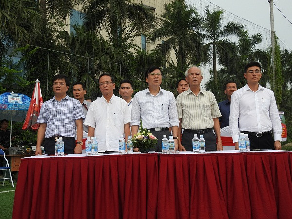 Các đại biểu đến dự Lễ khai mạc