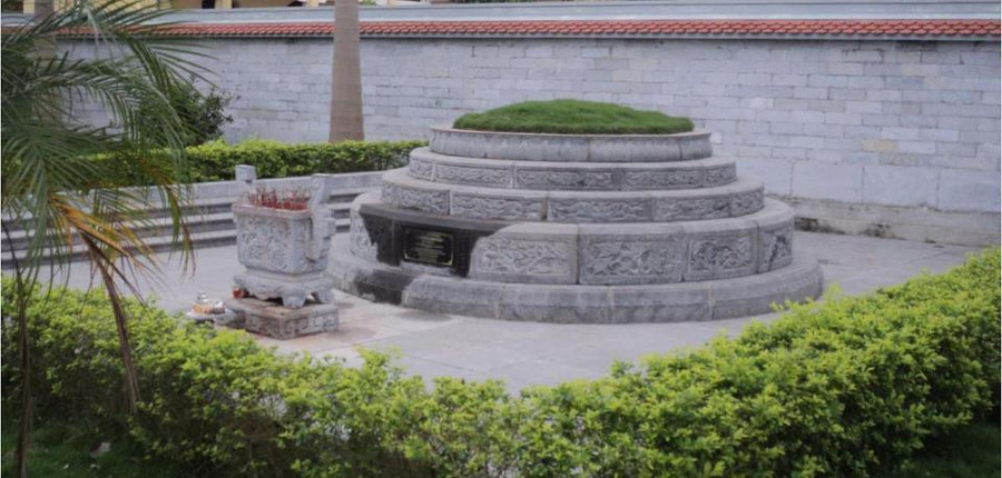 Mộ Quận Quế phu nhân Nhữ Thị Nhuận. Mộ Quận Quế phu nhân Nhữ Thị Nhuận.