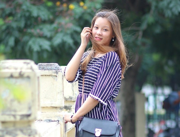 Trong những năm học cấp 3, Huyền Dương đều đạt danh hiệu học sinh giỏi. Năm lớp 11, cô còn giành giải nhì trong cuộc thi HSG môn Địa lý. Nhan sắc 9X Hải Phòng sở hữu mái tóc vàng tự nhiên