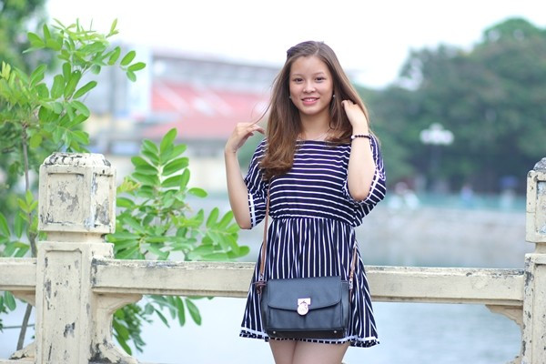 Mặc dù vậy, Huyền Dương tiết lộ, vẻ ngoài này cũng khiến cô gặp không ít rắc rối. 9X từng bị cô hiệu trưởng cùng các giáo viên khác "hỏi thăm" ít nhất một lần và tỏ ra không mấy thiện cảm vì nghĩ cô hư hỏng, nhuộm tóc trái với quy định của nhà trường. Nhan sắc 9X Hải Phòng sở hữu mái tóc vàng tự nhiên