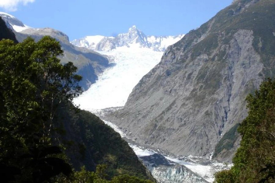 Sáu nạn nhân vụ rơi máy bay ở New Zealand là người Anh, Australia