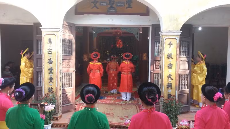 Lễ tế các vị khoa bảng tại Văn miếu Xuân La.