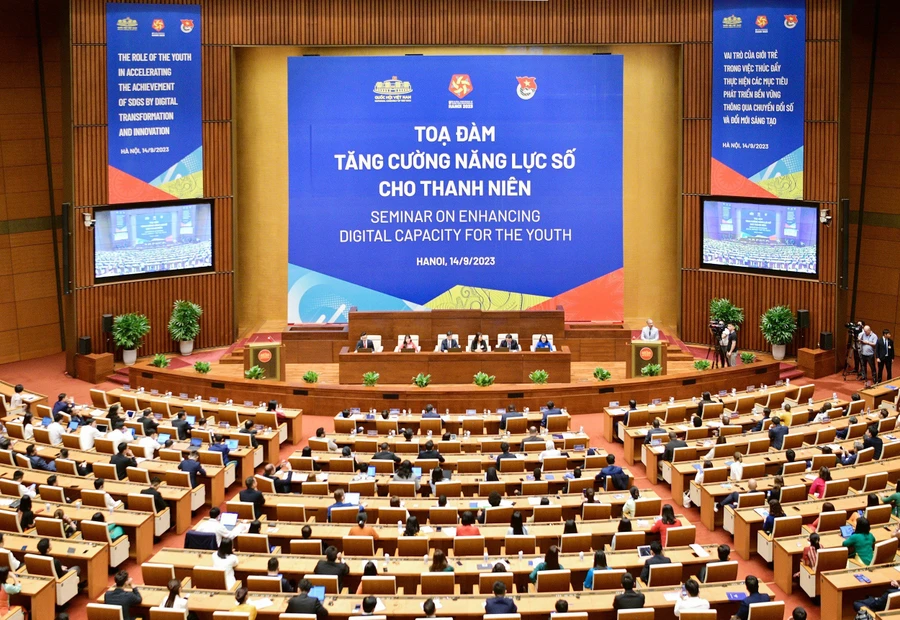 Tọa đàm Tăng cường năng lực số cho thanh niên. 