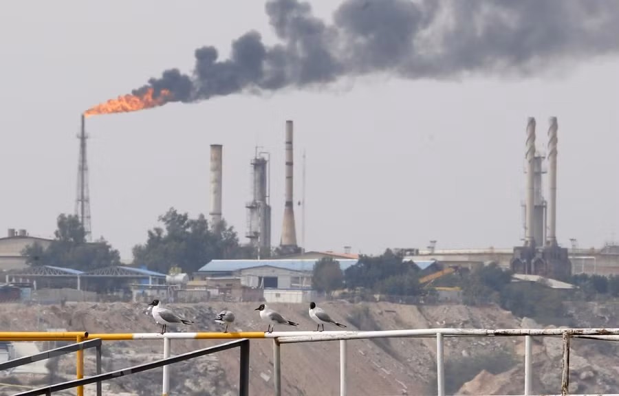 Nguồn năng lượng gây ô nhiễm đang đứng trước nhiều thách thức. Ảnh minh họa