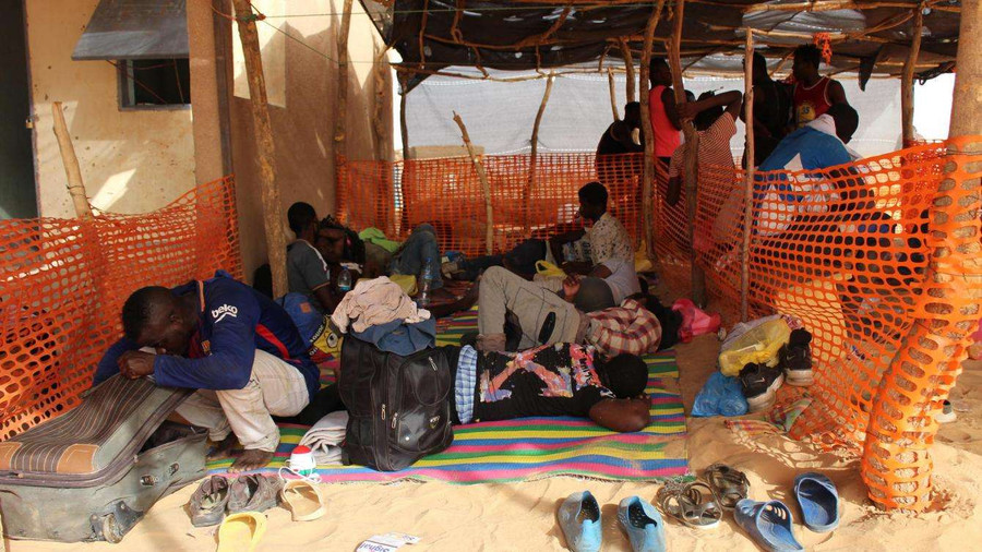 Muốn đến Libya, người dân Bắc Phi phải đi qua Agadez. Ảnh: ITN Muốn đến Libya, người dân Bắc Phi phải đi qua Agadez. Ảnh: ITN