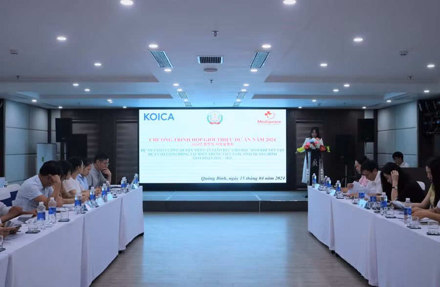 Tổng kết hoạt động năm 2023 và triển khai kế hoạch năm 2024 Dự án “Tăng cường quyền tiếp cận giáo dục cho học sinh khuyết tật dựa vào cộng đồng tại miền Trung Việt Nam, tỉnh Quảng Bình”.