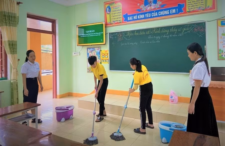 Trung tâm giáo dục trẻ em khuyết tật huyện Lệ Thủy, trẻ được học những kỹ năng cơ bản.