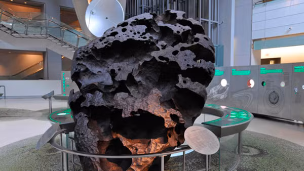 Thiên thạch Willamette trong bảo tàng.