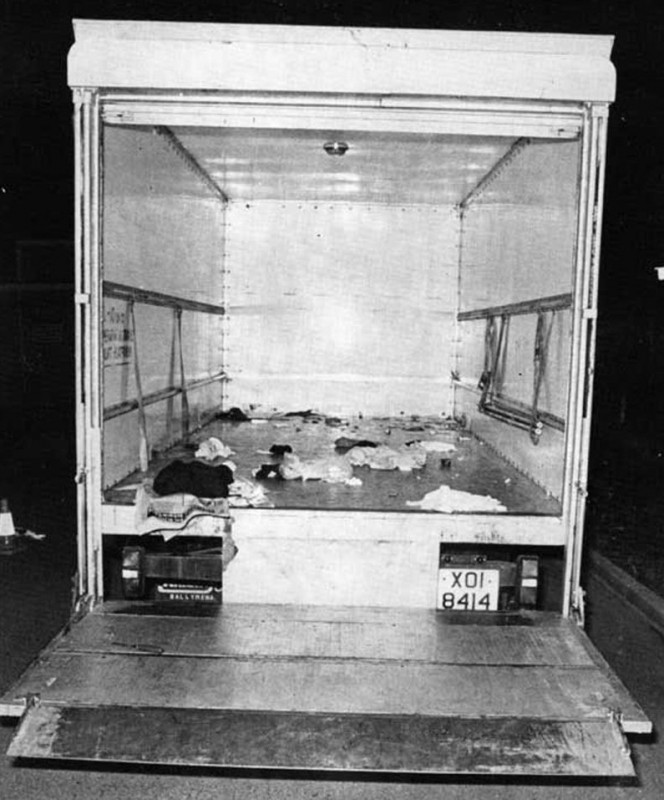 Chiếc xe tải chở thức ăn được các tù nhân sử dụng để tẩu thoát. Chiếc xe tải chở thức ăn được các tù nhân sử dụng để tẩu thoát.