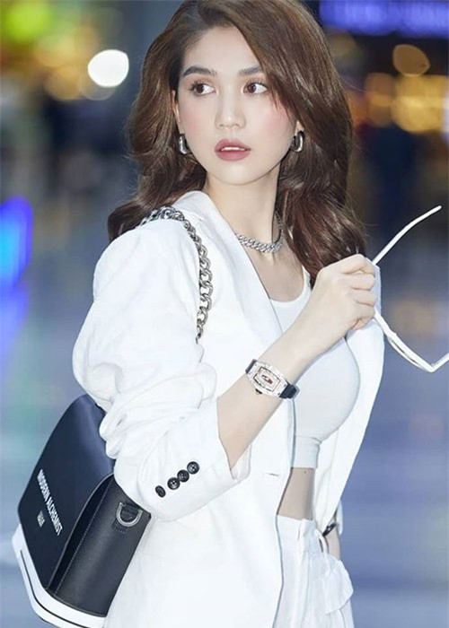 Ngọc Trinh nói đẹp không dao kéo, nhan sắc thay đổi ra sao? - Hình 9 Ngoc Trinh noi dep khong dao keo, nhan sac thay doi ra sao?-Hinh-9