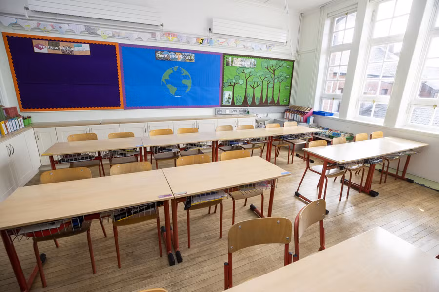 Học sinh Anh nghỉ học có liên quan đến vấn đề sức khoẻ tâm thần sau dịch Covid-19.