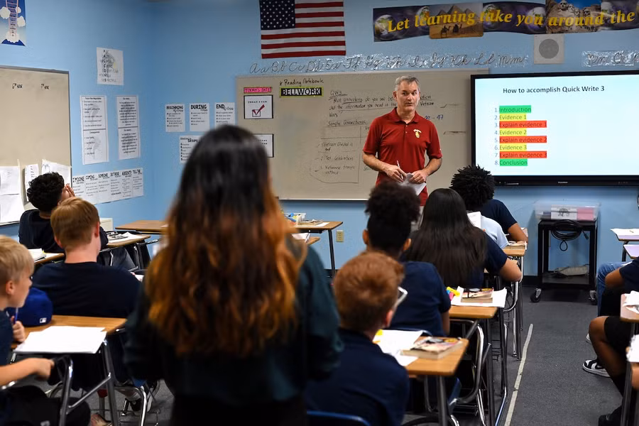 Thiếu giáo viên là khủng hoảng lớn nhất của ngành Giáo dục Mỹ hiện nay. Thiếu giáo viên là khủng hoảng lớn nhất của ngành Giáo dục Mỹ hiện nay.