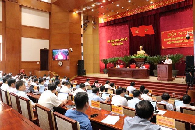 Toàn cảnh hội nghị.