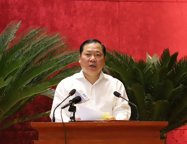 Ông Nguyễn Phi Long, Bí thư Tỉnh ủy Hoà Bình phát biểu tại hội nghị.