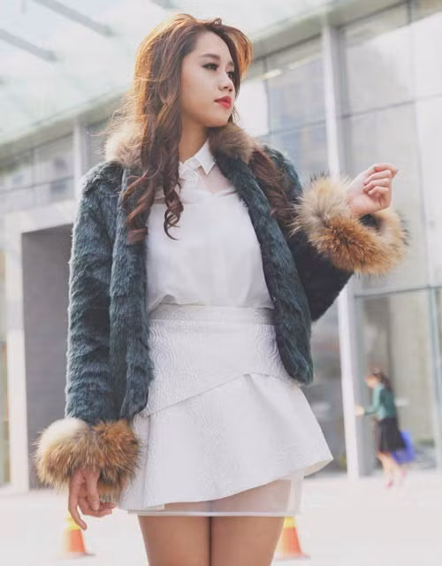Áo khoác lông sang và điệu cho nữ công sở chơi Tết ảnh 6 - 6