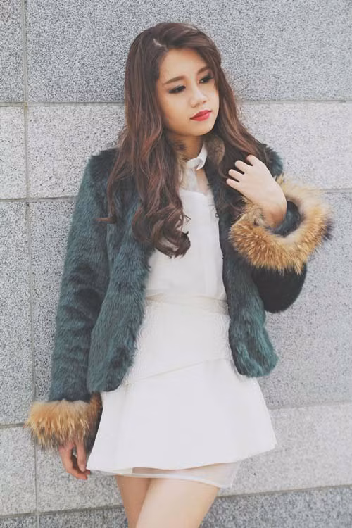 Áo khoác lông sang và điệu cho nữ công sở chơi Tết ảnh 7 - 7
